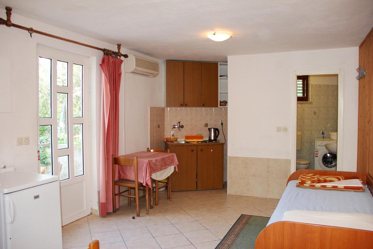 Fenix Studio Apartments ツァヴタット エクステリア 写真